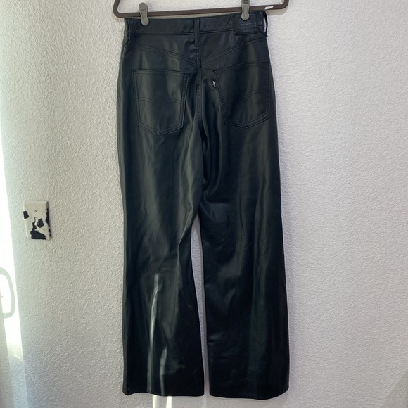 Levi's Premium Women's 70's Flare Black Faux Leather Festival Rodeo Pants Sz 29 - Picture 5 of 9